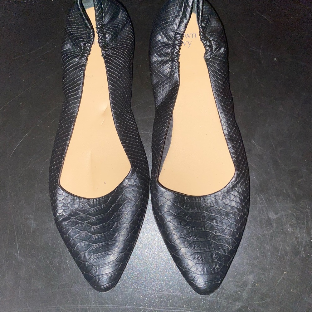 Crown & Ivy Black Textured Women's Flats size 9